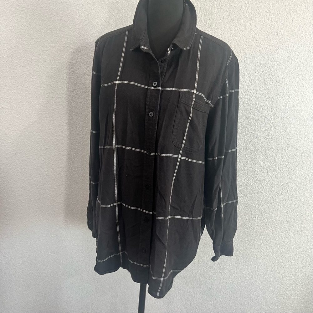 Athleta Black and White Plaid Blouse